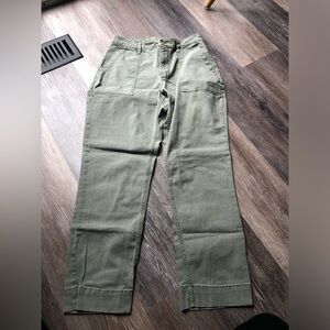 Old Navy Olive Green Women’s Cargo Pants with Front Utility Pockets Size 4